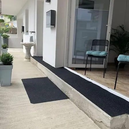 Gemuetliche Mit Guter Anbindung Таур